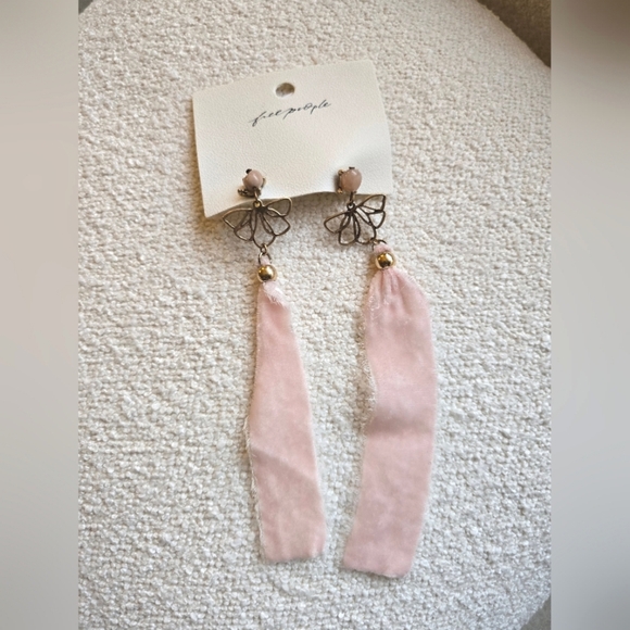 Free People, Lulu Dangles Earrings, Pink Velvet Ribbon, NWT! - Picture 3 of 8